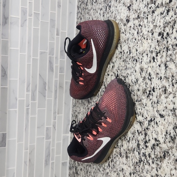 Black Lava Glow Nike Zoom All Out Low Running Shoes sz 10 - 878671-002 sneakers - Picture 1 of 6